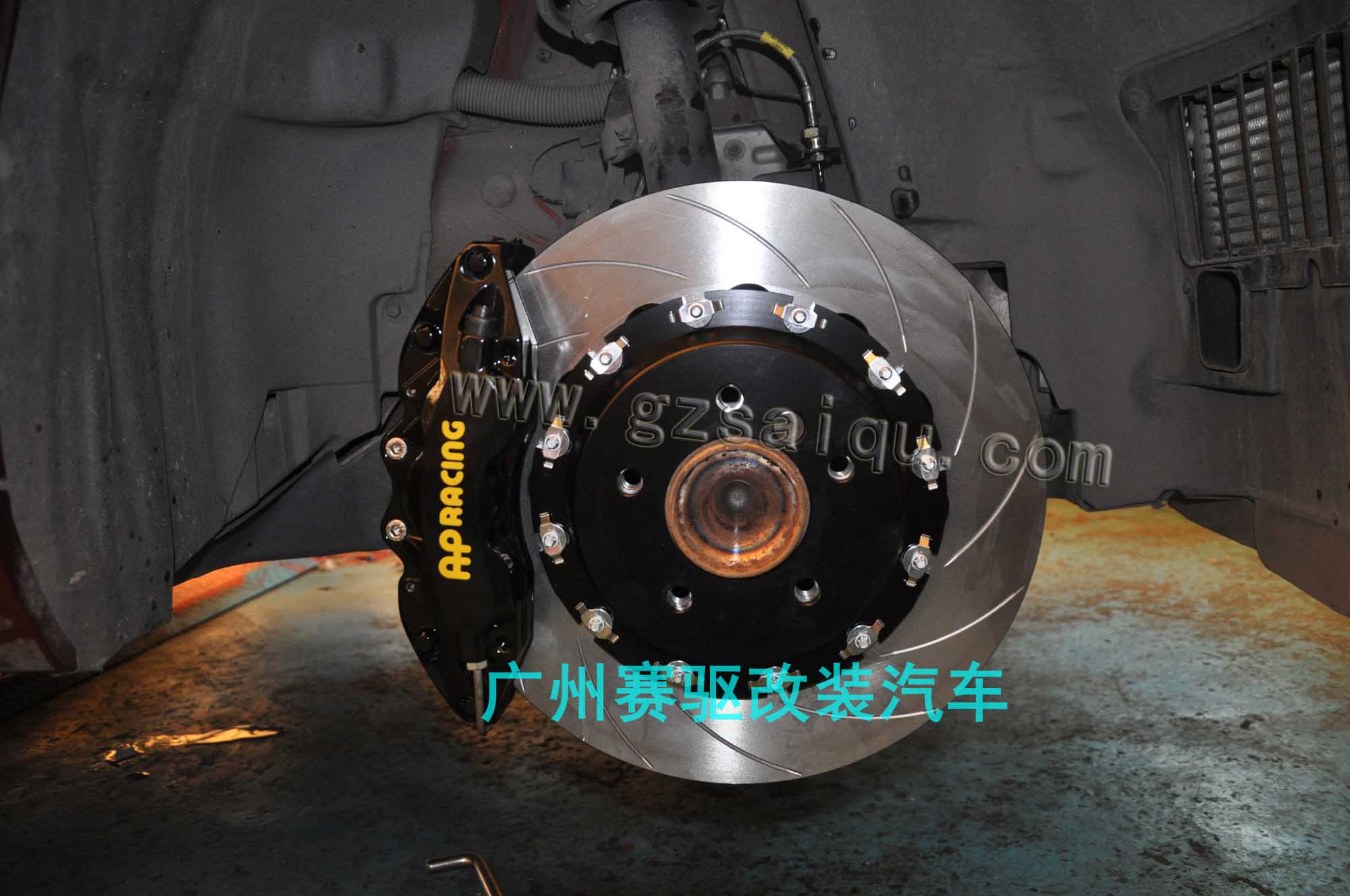 寶馬E93升級AP9040剎車系統 寶馬E93升級AP9040剎車系統