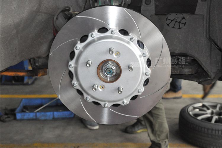 本田思域改裝升級AP9440剎車銀色限量版卡鉗 本田思域改裝升級AP9440剎車銀色限量版卡鉗