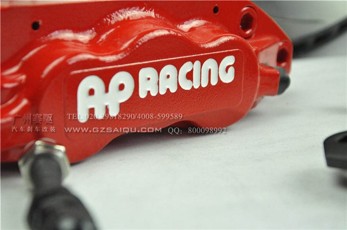 奇駿剎車升級AP7040剎車 進(jìn)口大六活塞剎車卡鉗 搭配355*32MM剎車碟