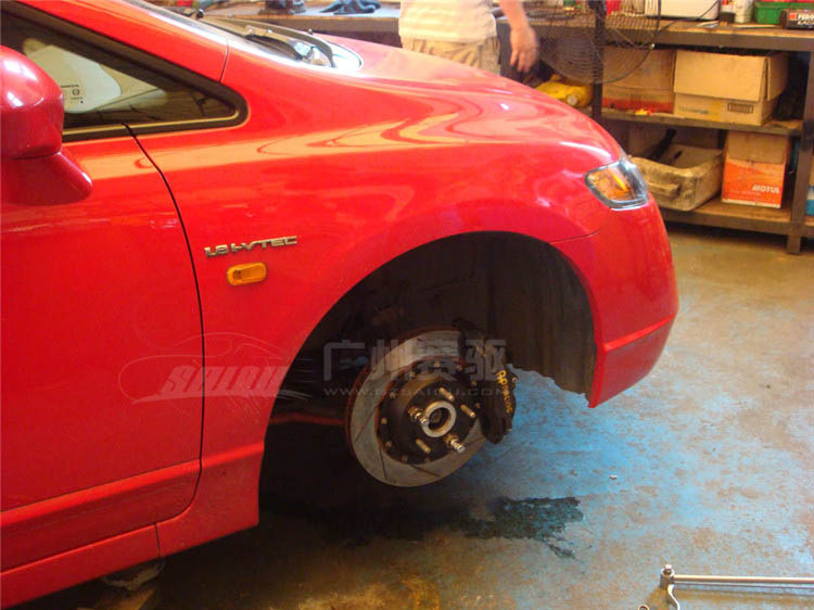 本田思域安裝AP5200黑色剎車(chē)卡鉗 剎車(chē)距離立即縮短