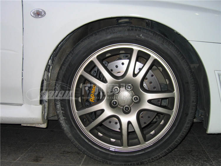 斯巴魯翼豹剎車改裝黑色AP5200剎車套件 剎車鮑魚 斯巴魯翼豹剎車改裝黑色AP5200剎車套件 剎車鮑魚