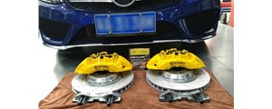 奔馳C級c，前brembo R6搭配DICASE 38034MM孔線盤